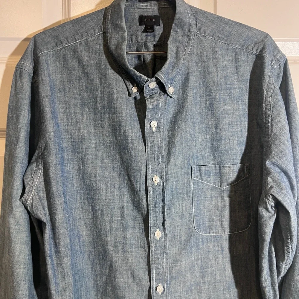 J Crew Slim Fit Chambray Button Down Shirt, Mens‎ Size XL